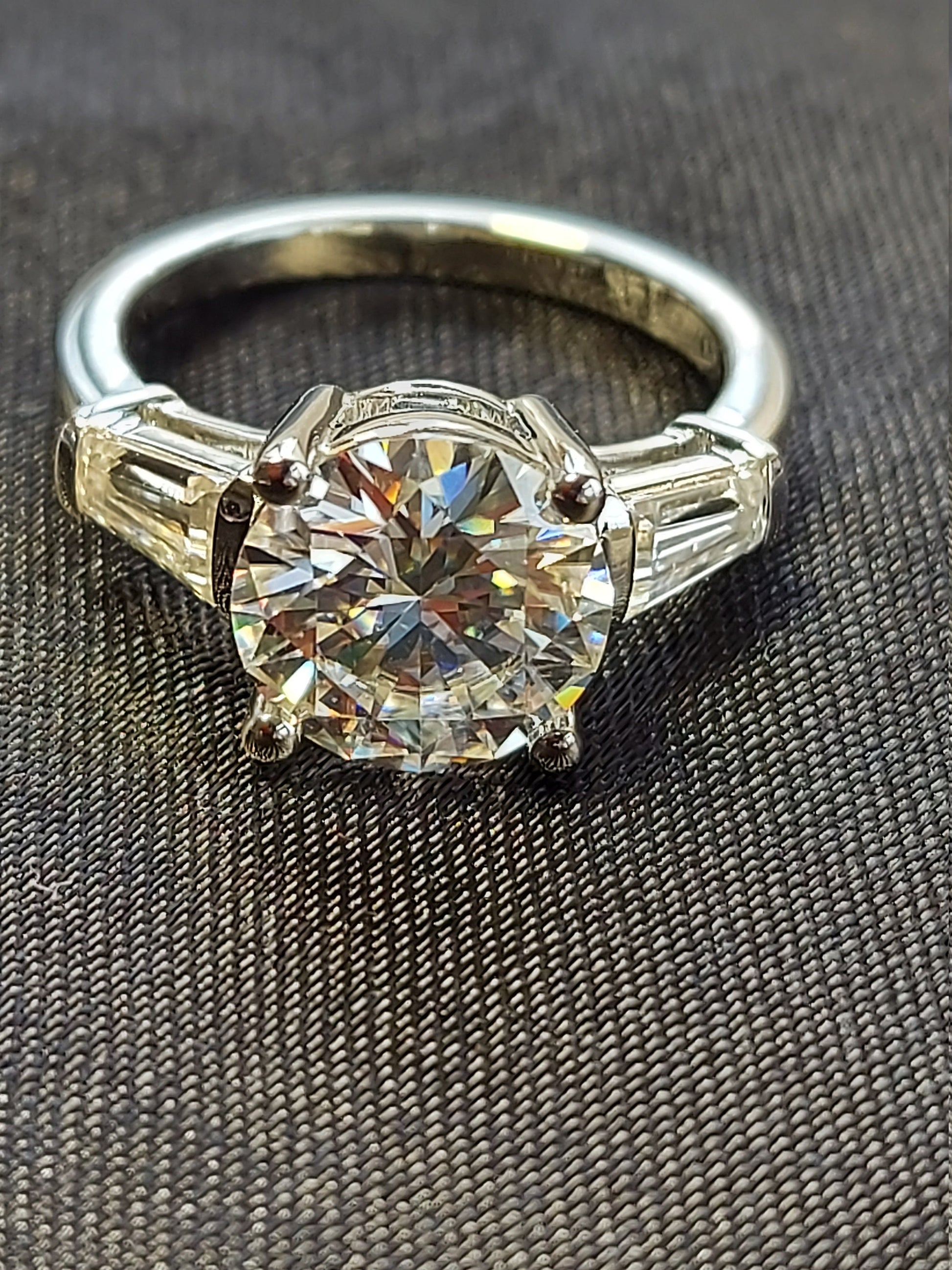 2 Ct Round Moissanite Wedding Band