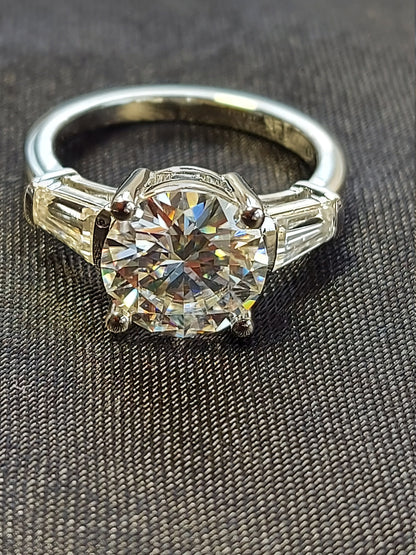 2 Ct Round Moissanite Wedding Band