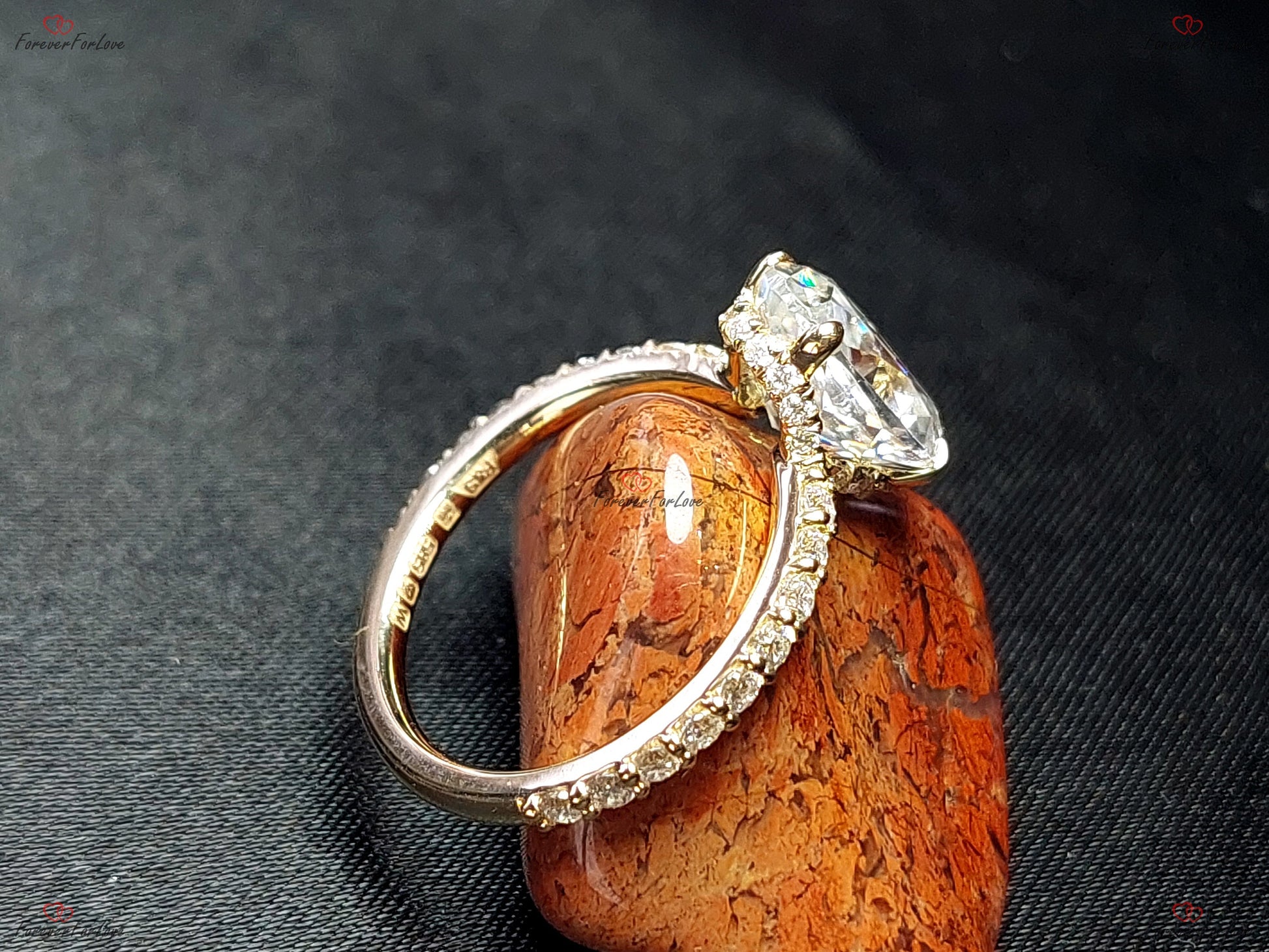 2.5 Ct Oval Moissanite Engagement Ring
