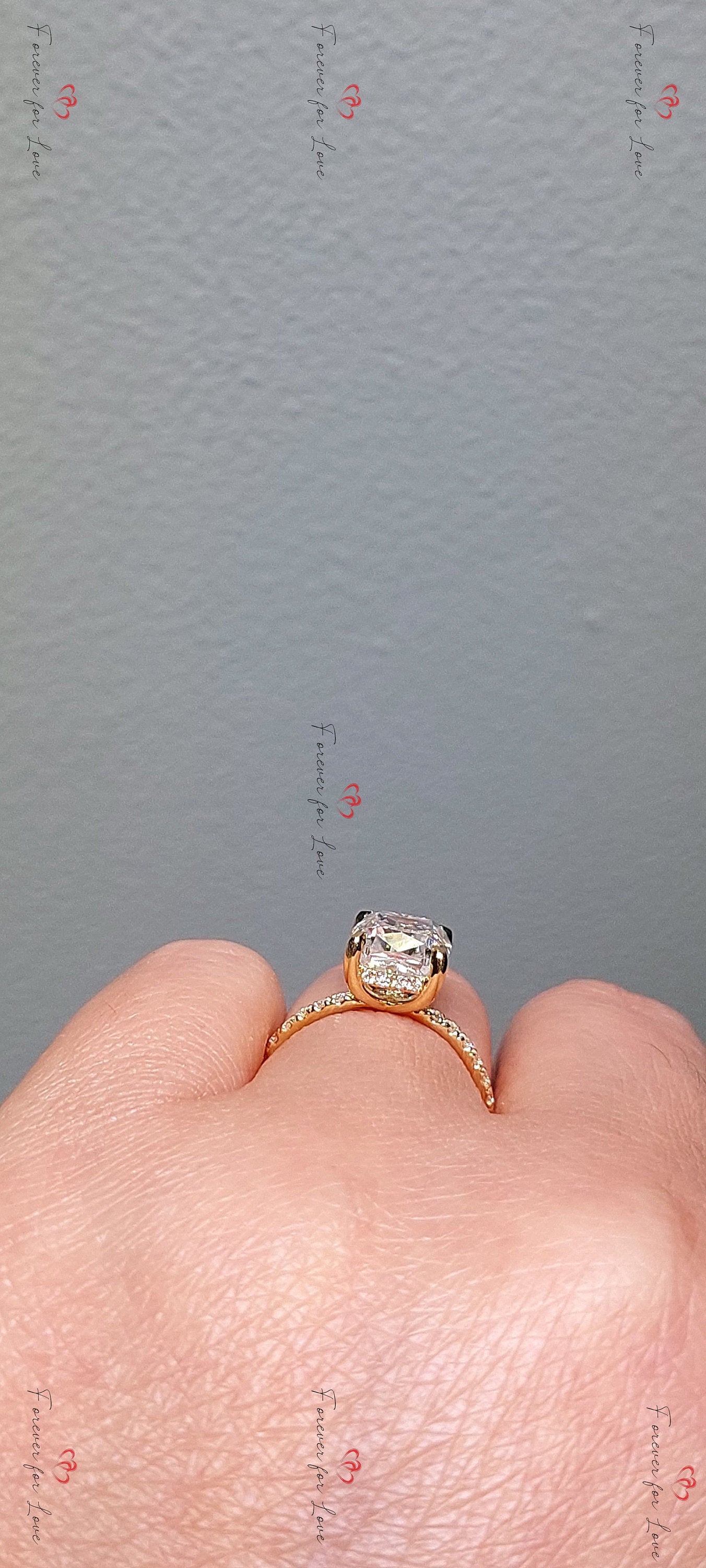 3 Karat Kissen Moissanit Verlobungsring Cushion cut Moissanite engagement ring in 935er Argentium Silber — custom handcrafted by Forever For Love