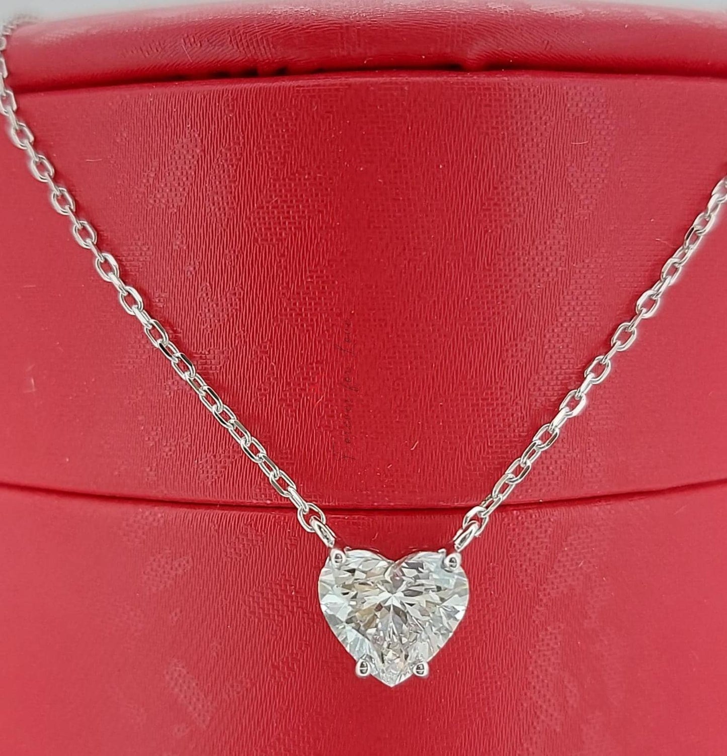 1 Karat zertifizierte Herz Diamantkette, 14 Karat Gelbgold, zarte minimalistische Herz-Anhänger, Diamant-Halskette für Damen, besonderes Geschenk für Sie. Moissanite engagement ring in Gold or Platinum — custom handcrafted by Forever For Love