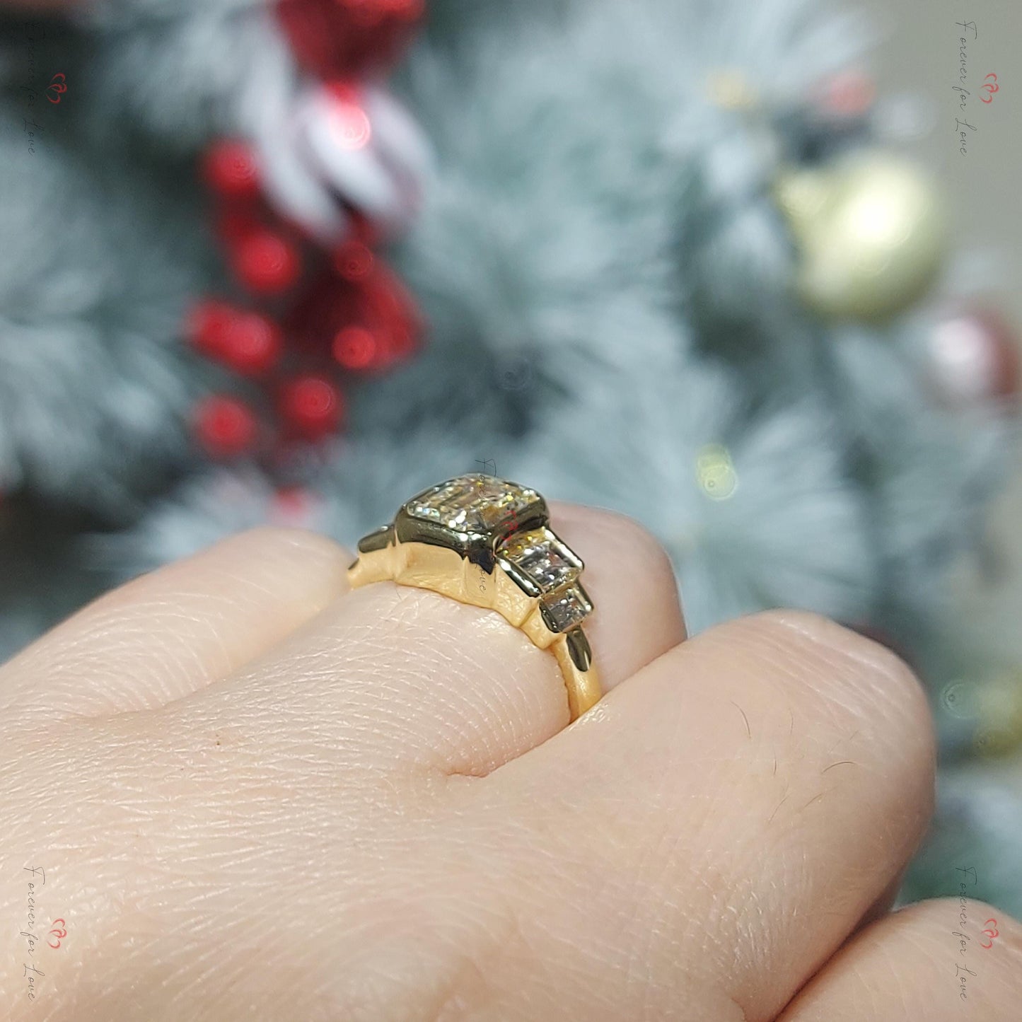 Bague de fiançailles avec diamant de laboratoire taille émeraude Emerald cut 1Ct Moissanite taille brillant engagement ring in Gold or Platinum — custom handcrafted by Forever For Love