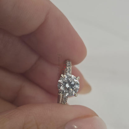 1.0 Ct IGI Certified Round Lab Diamond Engagement Ring