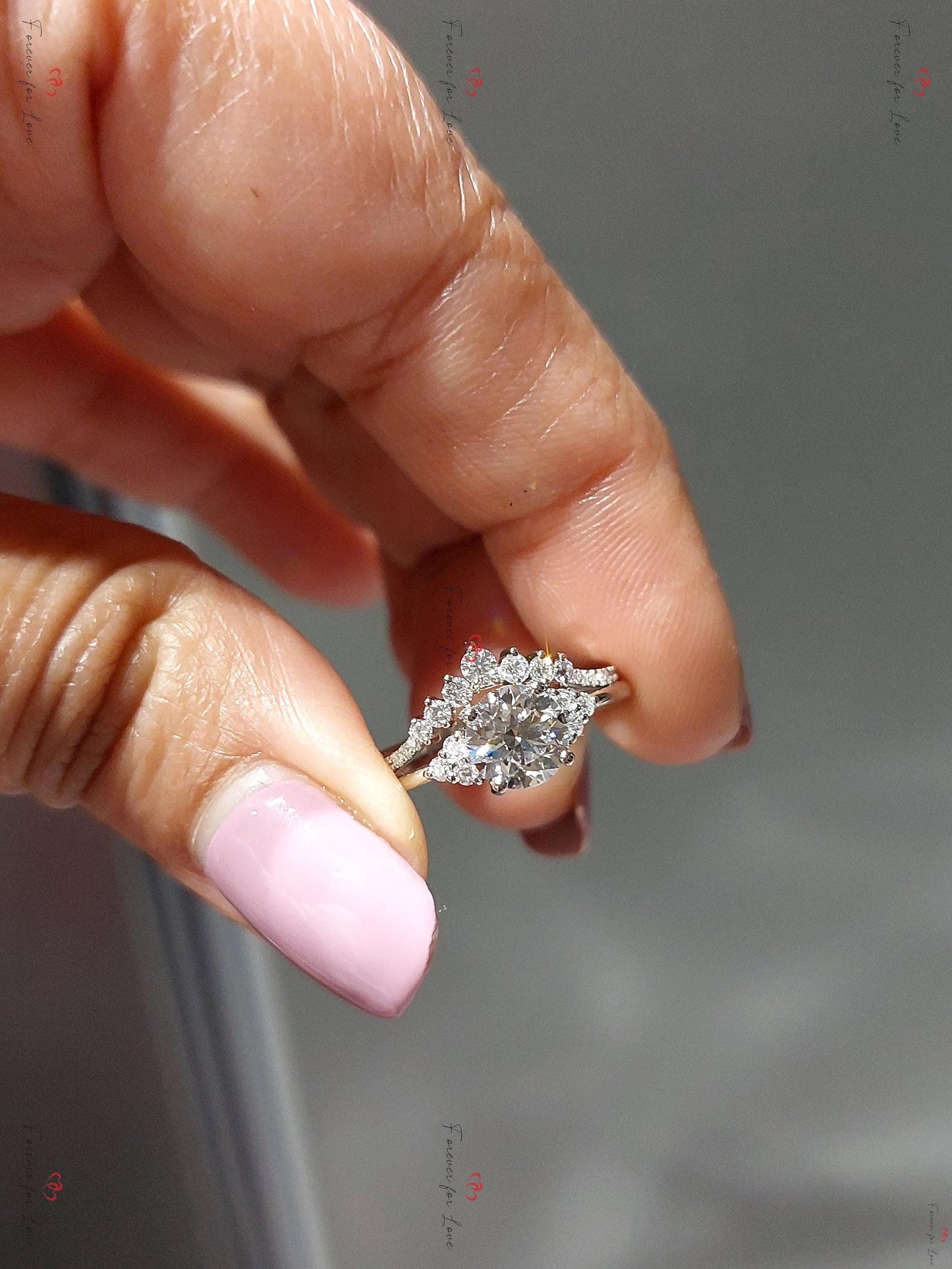 Bague de fiançailles avec grappe de diamants de laboratoire ronds Round cut Moissanite taille brillant engagement ring in Gold or Platinum — custom handcrafted by Forever For Love