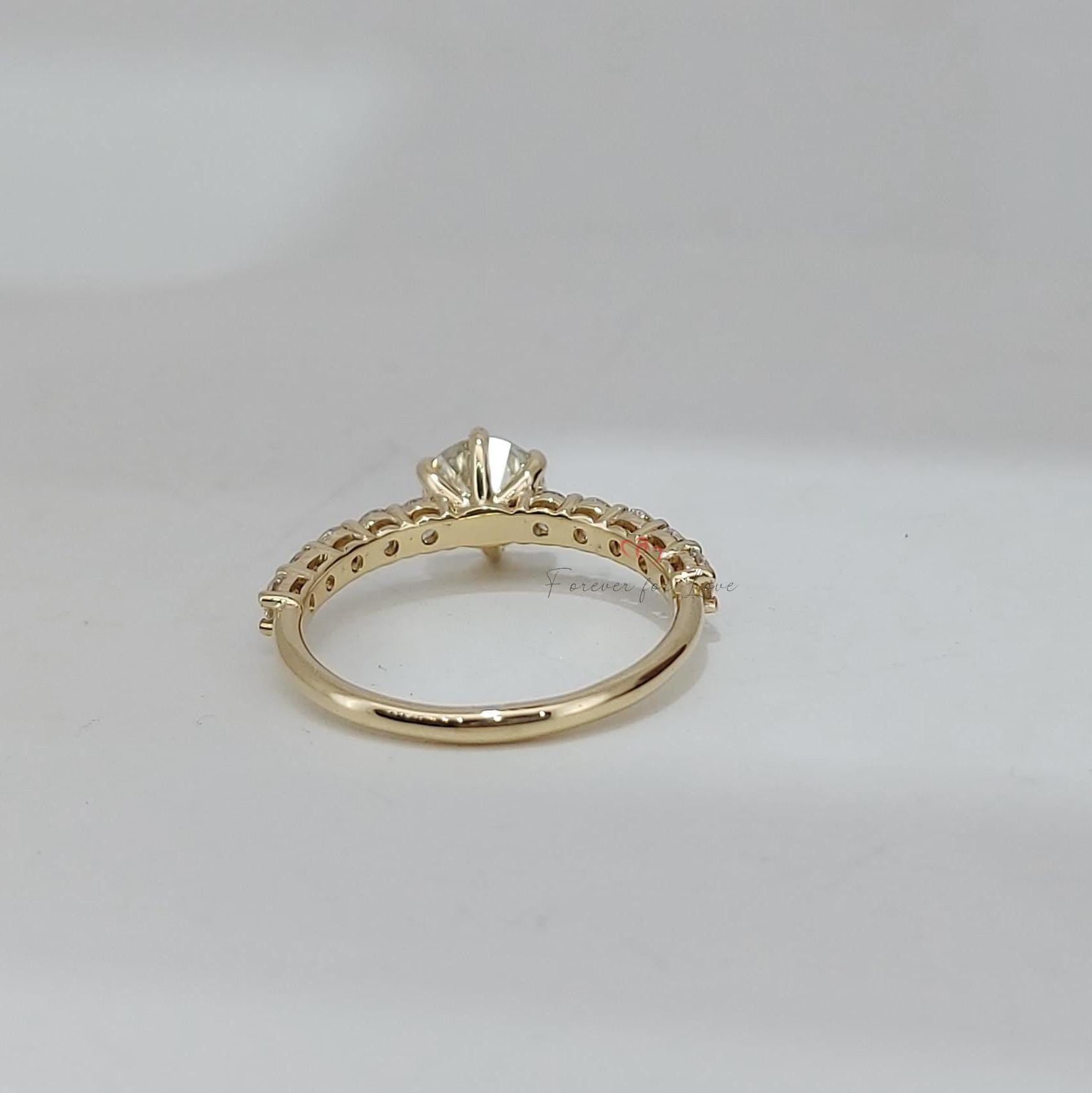 0.93 Ct Round Natural Diamond Solitaire Engagement Ring