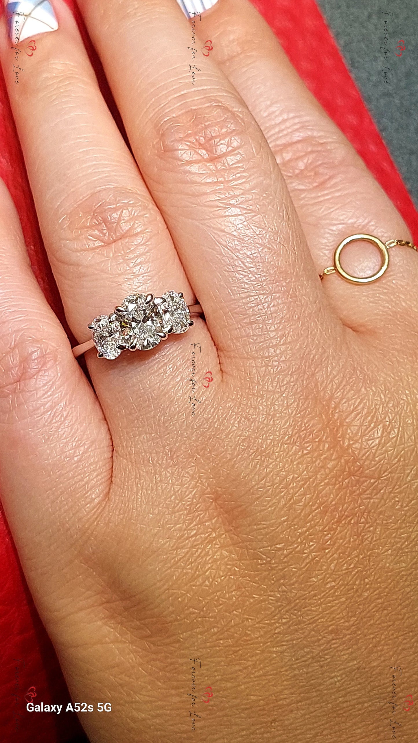 Bague trilogie ovale 2 Ct avec diamant certifié IGI Oval cut Moissanite engagement ring in Gold or Platinum — custom handcrafted by Forever For Love