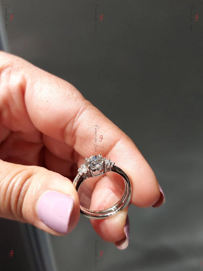 Round Lab Diamond Engagement Ring