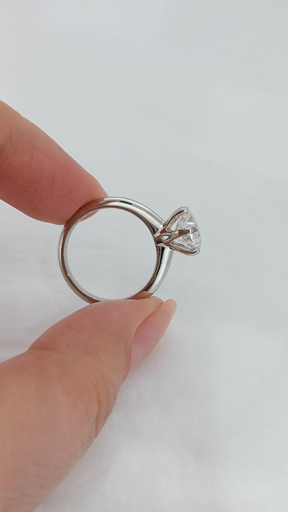 2 Ct Round Diamond Solitaire Engagement Ring