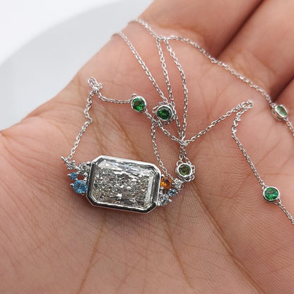 Strahlender Radiant-Schliff Diamant Solitaire Floating Anhänger mit 45 cm Kette, IGI-zertifiziert 4 Karat F-Farbe VS1 Reinheit 14 Karat Gelbgold.