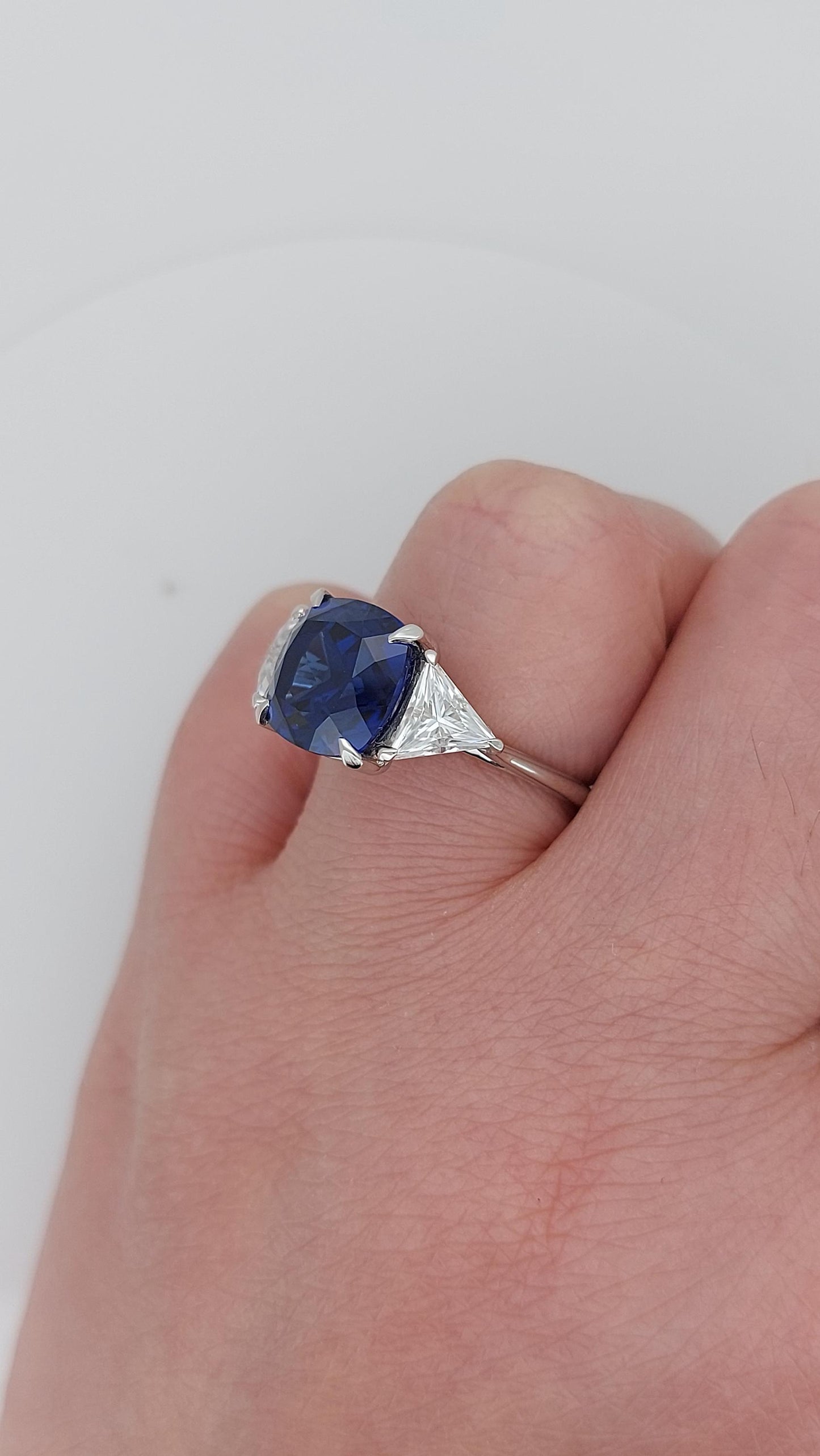 Blauer Diamant Saphir Drei-Stein Verlobungsring Moissanite engagement ring in Gold or Platinum — custom handcrafted by Forever For Love