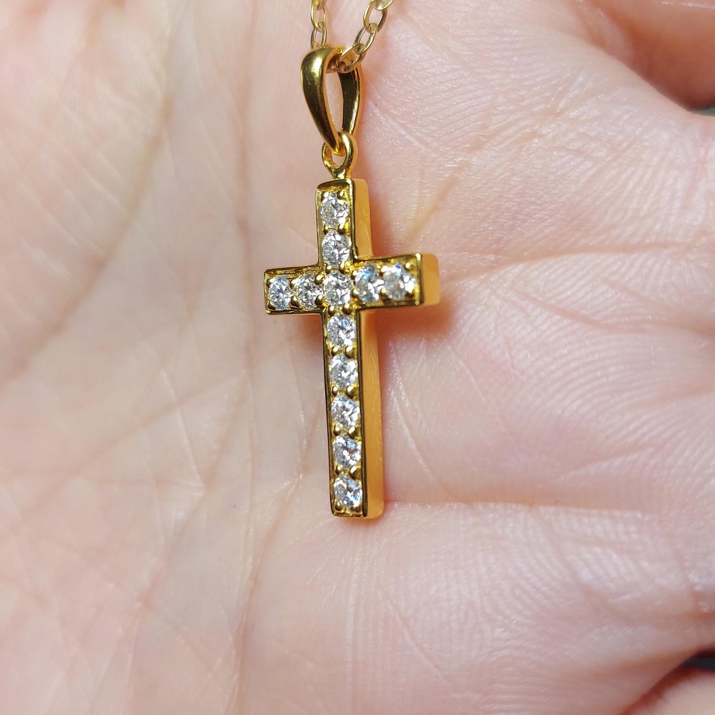 Halskette mit Moissanit-Kreuz aus 14 Karat Massivgold für Damen, Kreuz-Anhänger, religiöser Schmuck, christlicher Glaube Anhänger, Kreuz-Geschenk für Frauen Moissanite engagement ring in Gold or Platinum — custom handcrafted by Forever For Love