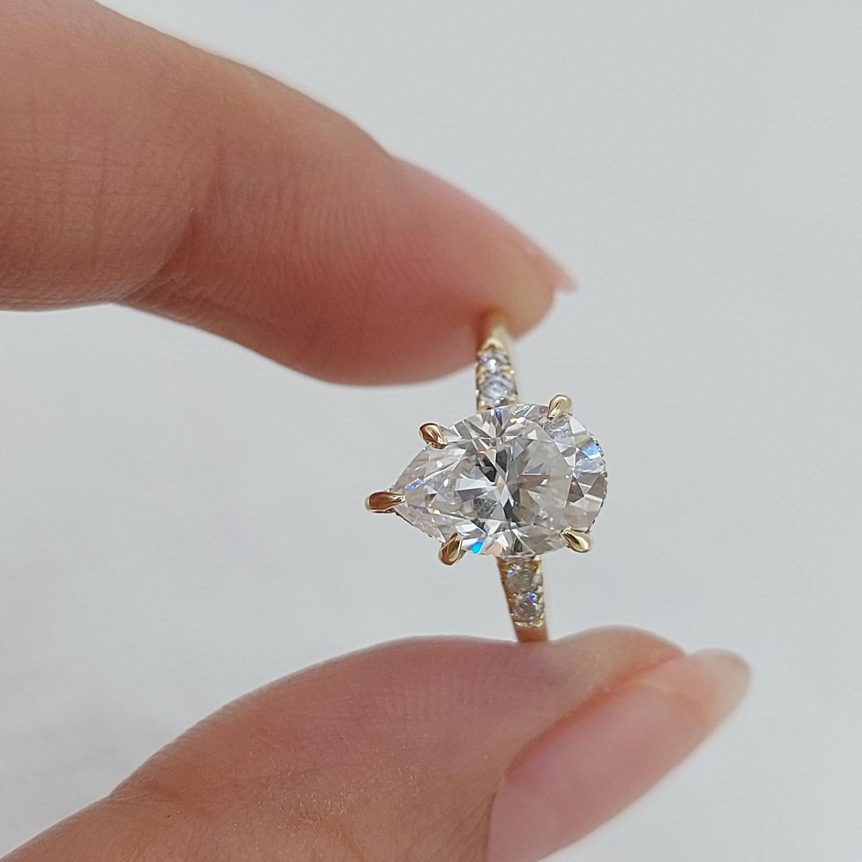 Pear Cut Engagement Ring, 2 CT Moissanite Engagement in Solid Gold,, Elongated Pear Engagement Ring, Modern Engagement Ring.