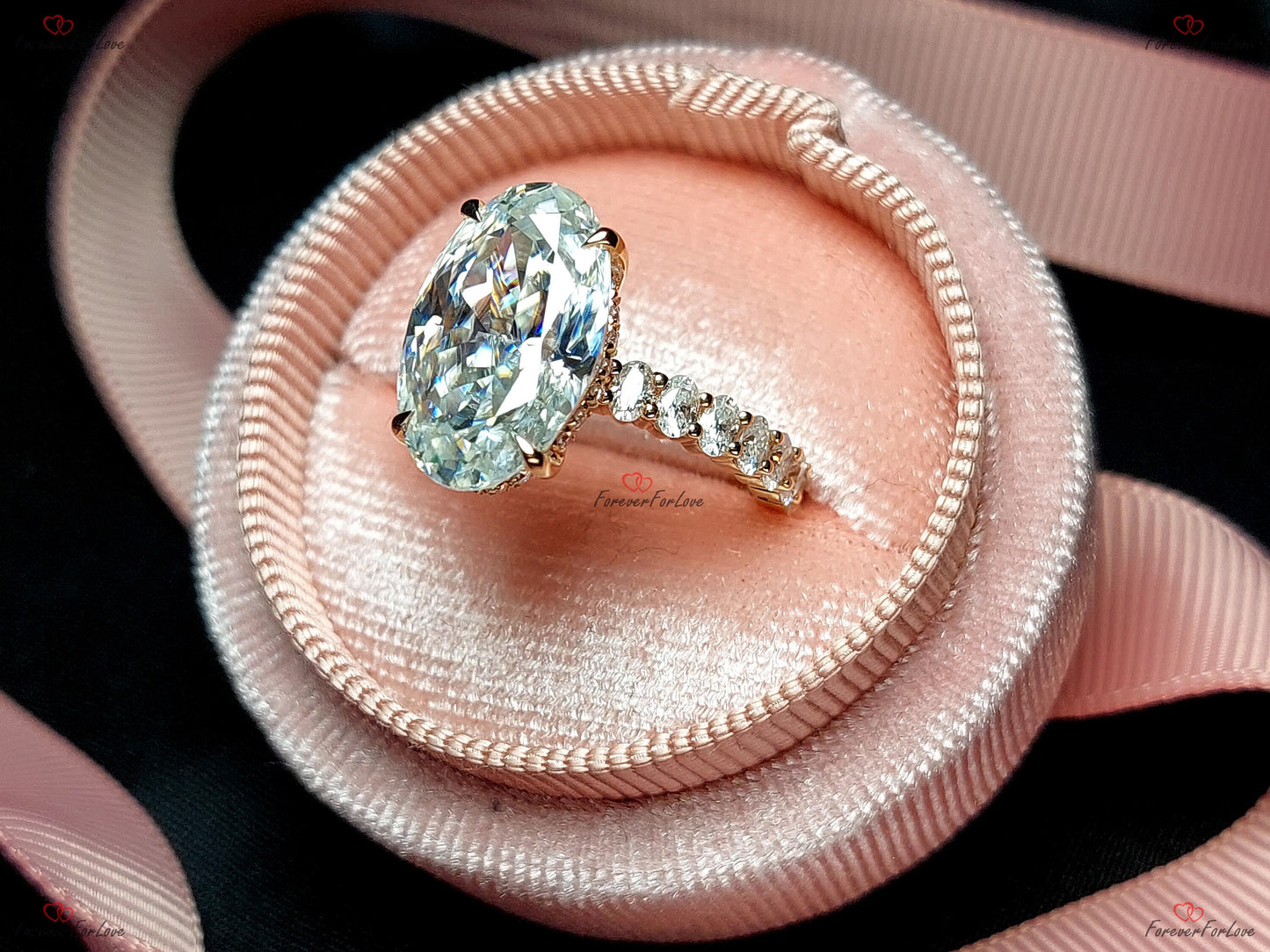 Bague de Fiançailles Ovale 5 Ct Diamant et Moissanite, Halo Caché Oval cut Moissanite taille brillant engagement ring in Gold or Platinum — custom handcrafted by Forever For Love