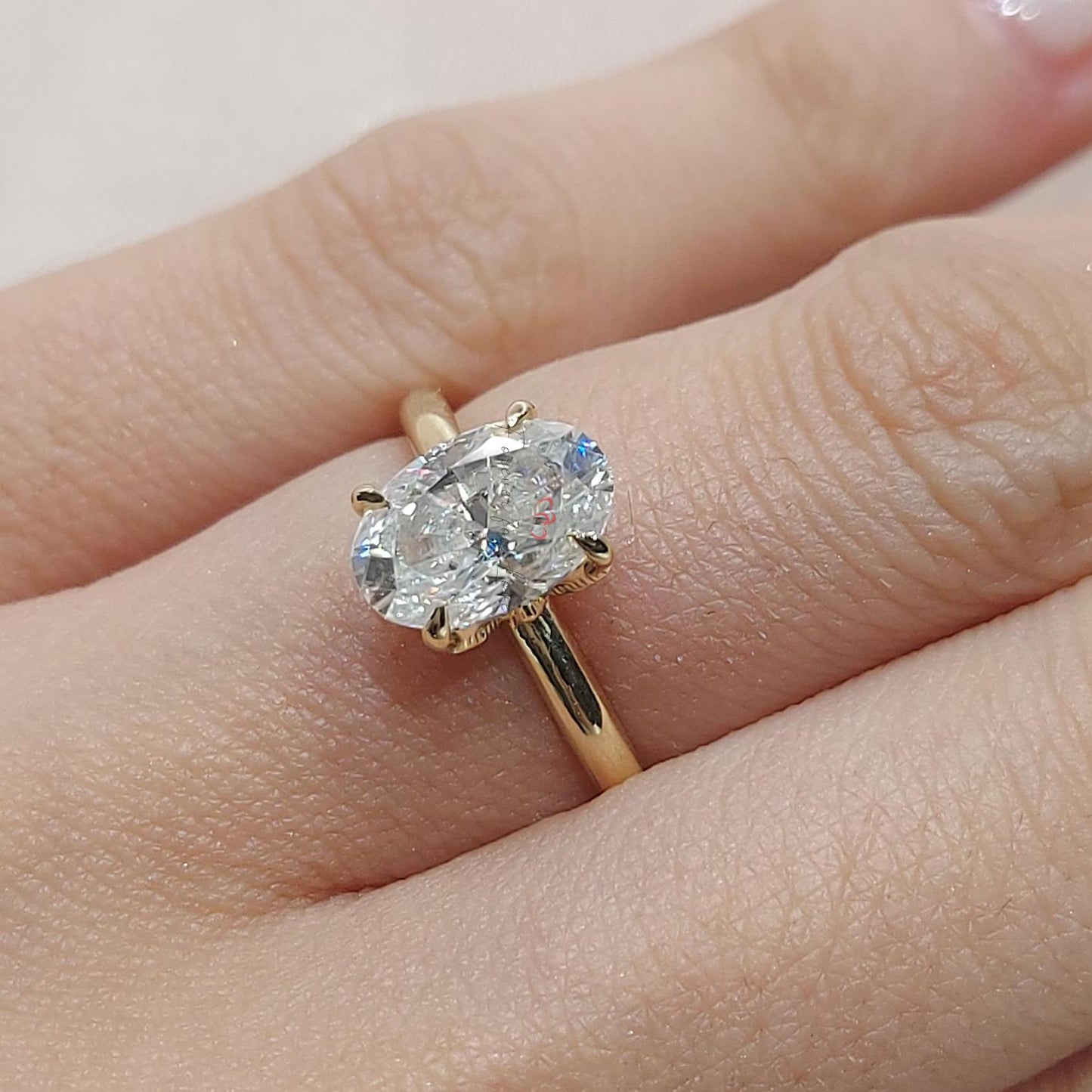 Ovaler Diamant, Moissanit Verlobungsring Oval cut Moissanite engagement ring in Gold or Platinum — custom handcrafted by Forever For Love