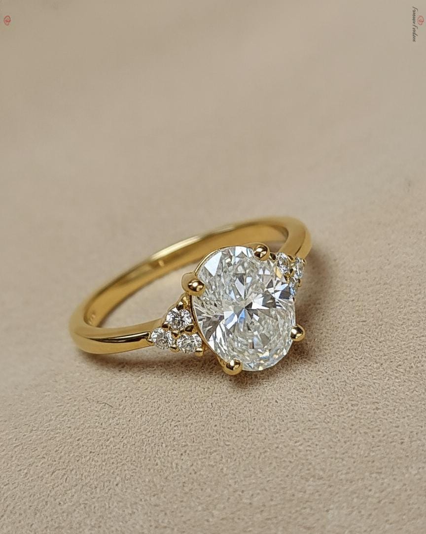 Bague de Fiançailles Ovale Diamant et Moissanite Oval cut 1Ct Moissanite taille brillant engagement ring in Gold or Platinum — custom handcrafted by Forever For Love