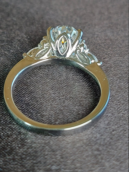 2 Ct Oval Moissanite Engagement Ring
