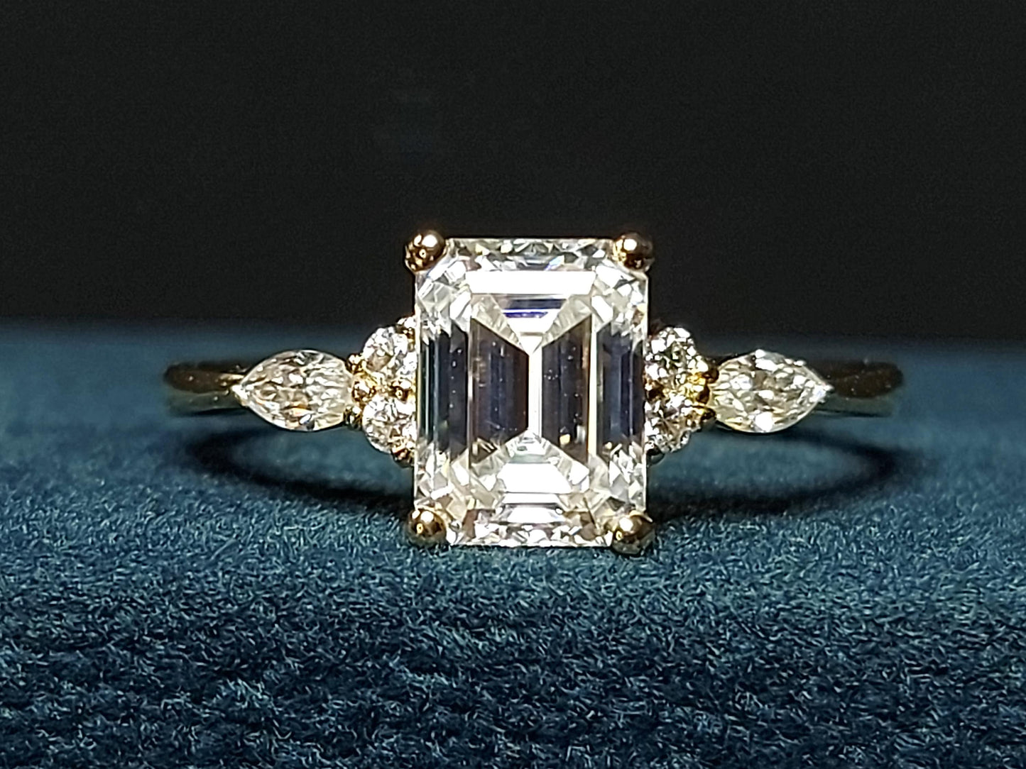 Verlobungsring mit Diamantakzenten und Moissanit im Smaragdschliff Emerald cut Moissanite engagement ring in Gold or Platinum — custom handcrafted by Forever For Love