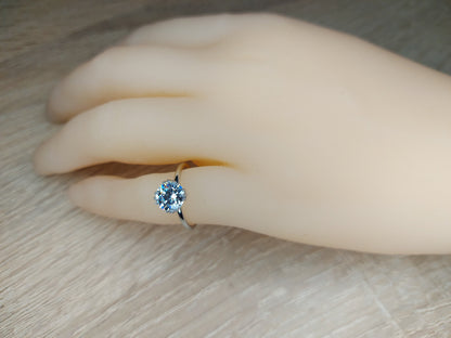 1 Ct Round Diamond, Moissanite Engagement Ring