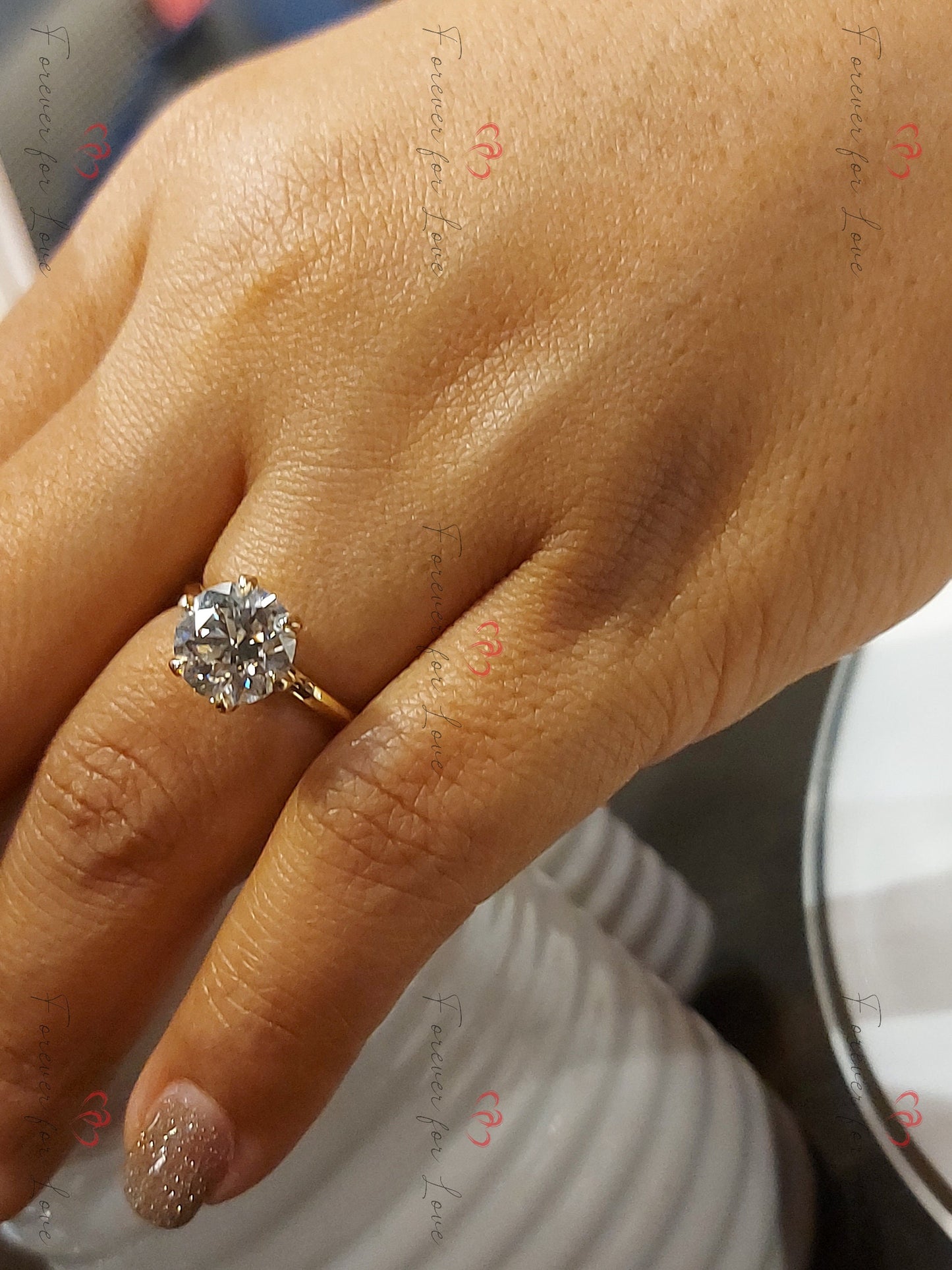 Bague de Fiançailles Solitaire 3 carats Diamant de Laboratoire Rond Couleur F Pureté VS1 Round cut 1Ct Moissanite taille brillant engagement ring in Gold or Platinum — custom handcrafted by Forever For Love