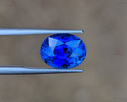 Cornflower Blue Sapphire 4.07 Carats, Natural Ceylon Oval shaped Loose Gemstone, 10.45 x 8.3 x 6mm, Custom Jewelry Gift for Her