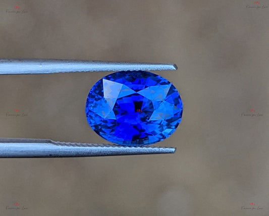 Cornflower Blue Sapphire 4.07 Carats, Natural Ceylon Oval shaped Loose Gemstone, 10.45 x 8.3 x 6mm, Custom Jewelry Gift for Her