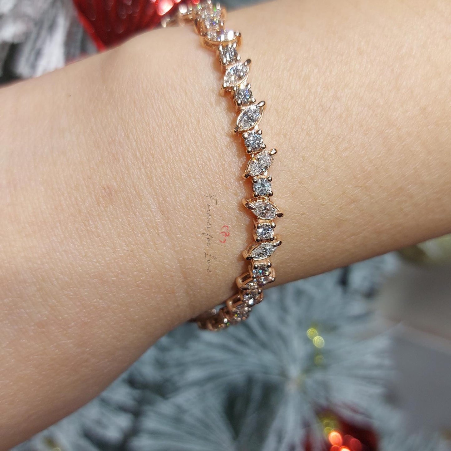 Wechselndes Marquise Tennisarmband, 10 Karat rundes Tennisarmband, Roségold Armband Geschenk für sie. Weihnachtsgeschenk für sie. Moissanite engagement ring in Gold or Platinum — custom handcrafted by Forever For Love