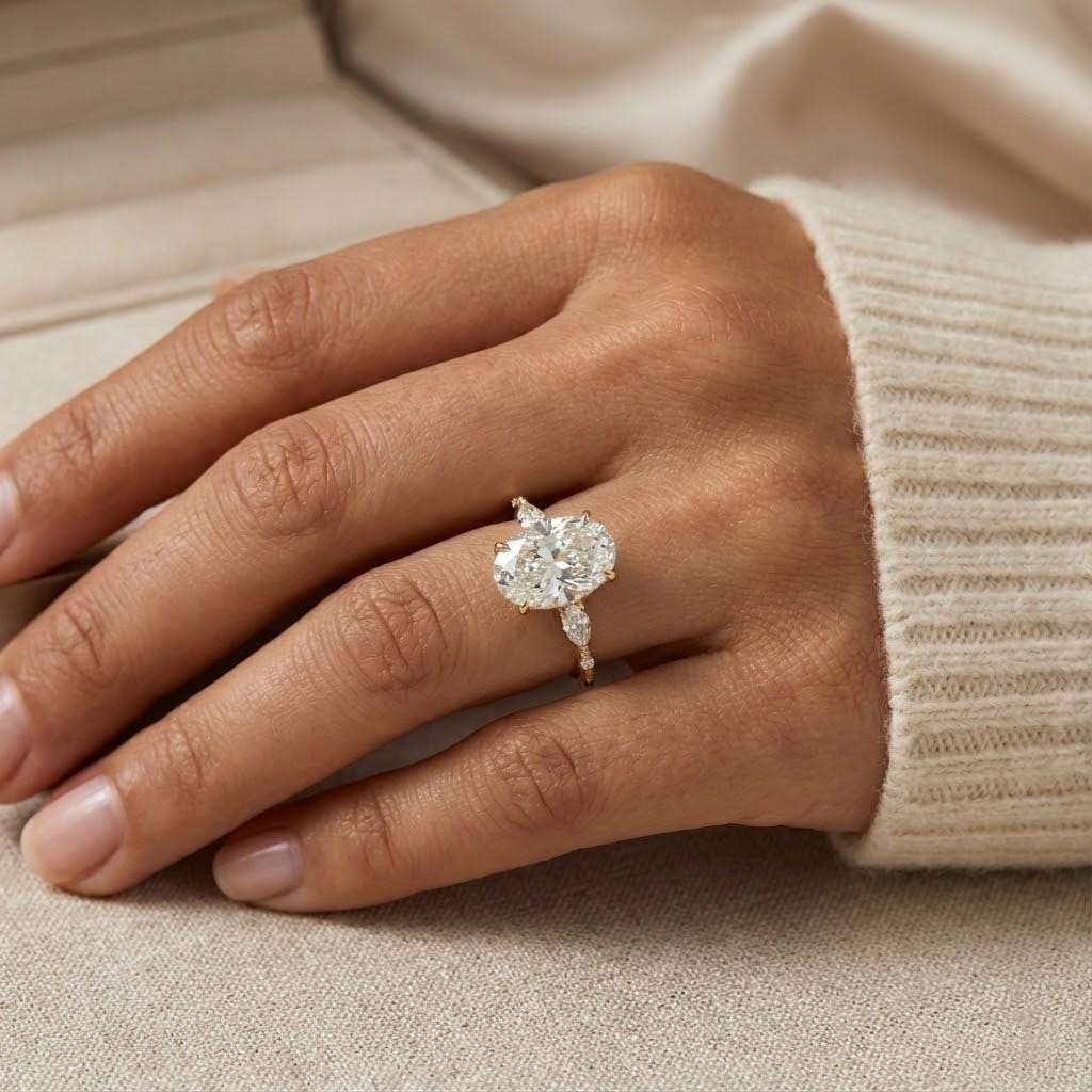 3,5 Karat IGI-zertifizierter ovaler Labordiamant-Solitärring mit Birnenakzenten Oval cut Moissanite engagement ring in 935 Argentium Silber — custom handcrafted by Forever For Love