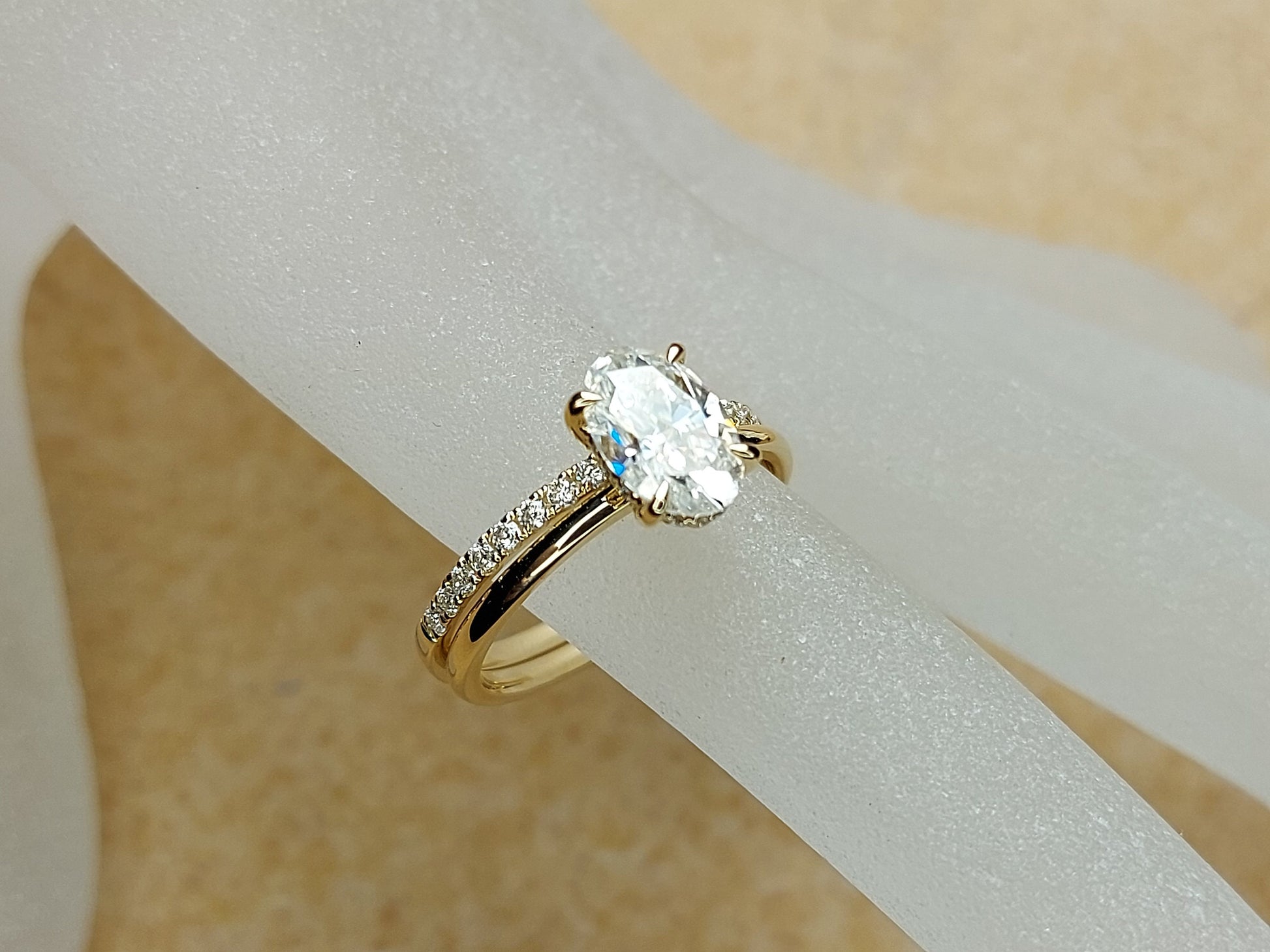 1.8Ct Oval Cut Wedding Set in Yellow Gold, Crushed Ice Oval Bridal Set, Moissanite Oval Cut Bridal Set, Moissanite bridal Set.