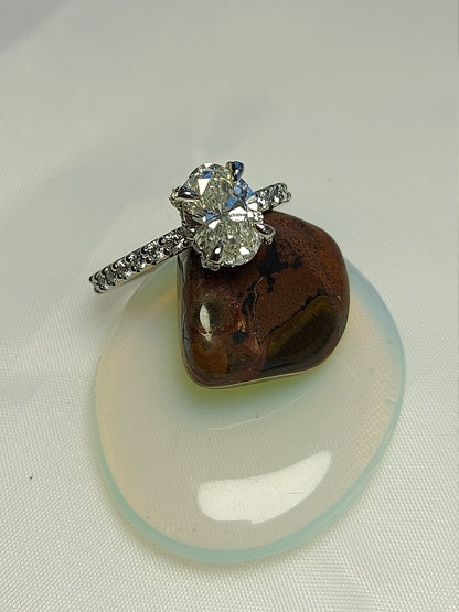 2.5 Ct Oval Diamond Engagement Ring