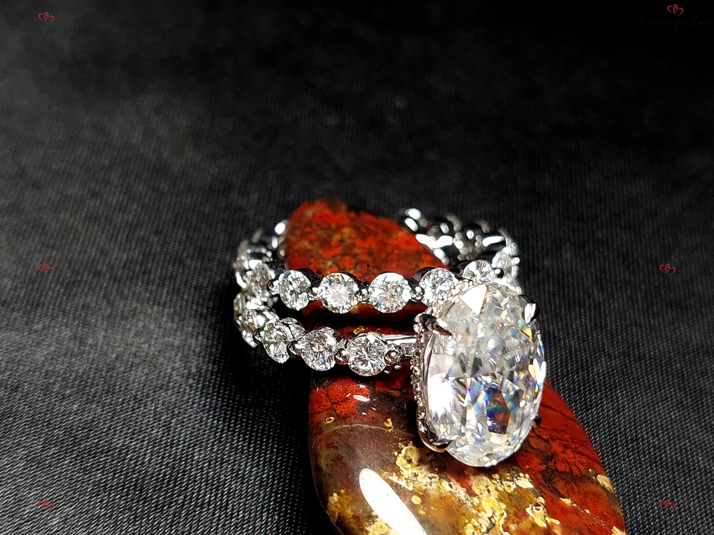 Alliance ovale en moissanite de 3 carats Oval cut Moissanite taille brillant engagement ring in Gold or Platinum — custom handcrafted by Forever For Love