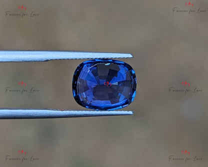 Natürlicher Royalblauer Saphir 4,1 Karat, kissenförmiger loser Edelstein, 10 mm x 8 mm x 5,8 mm, individuelles Schmuckgeschenk für sie