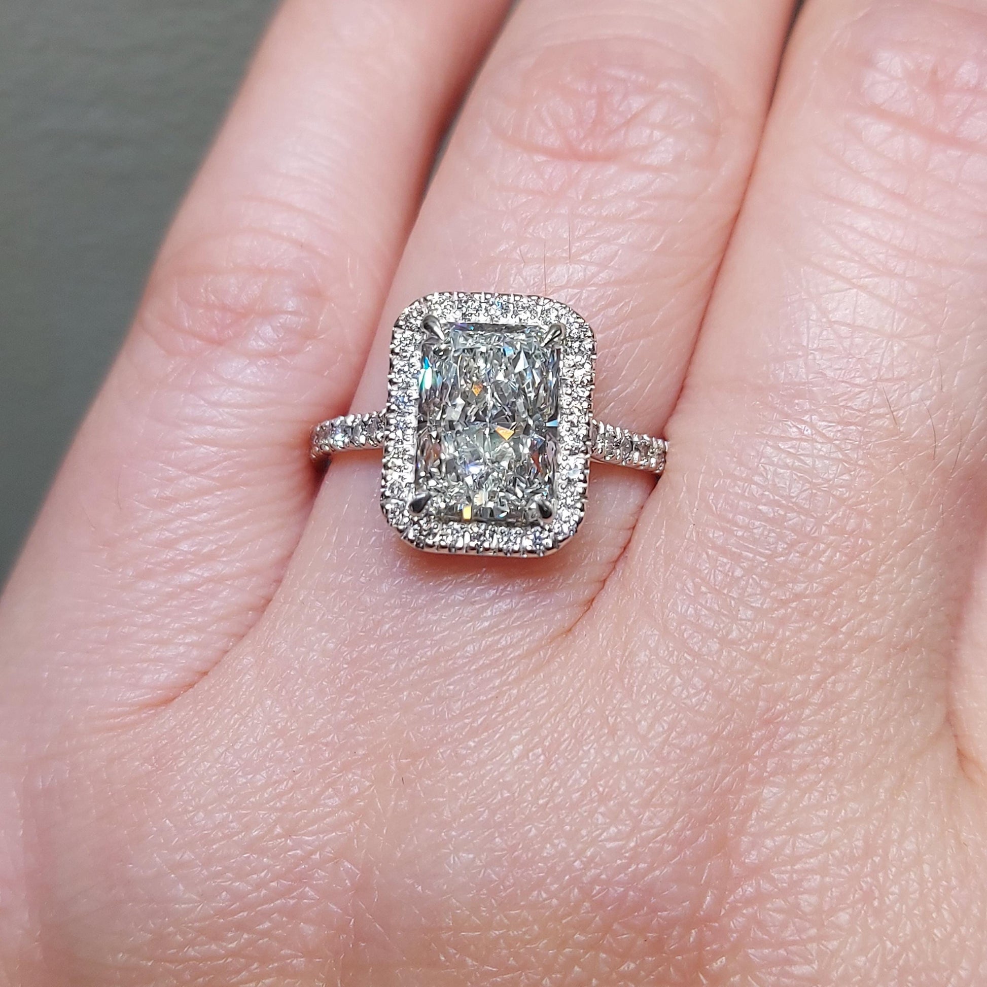 2.5 Ct IGI Certified Radiant Lab Diamond Engagement Ring