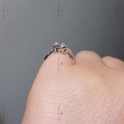 1 Ct IGI Certified Round Lab Diamond Solitaire Engagement Ring