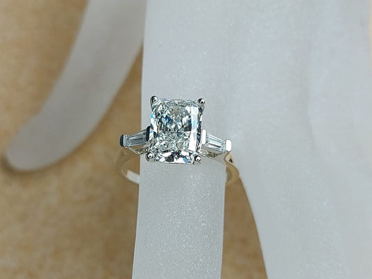 2.5 Ct IGI Certified Radiant Lab Diamond Three Stone Engagement Ring