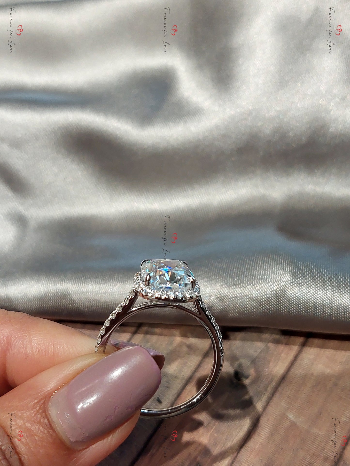 Strahlender Diamant, Moissanit Solitär Verlobungsring Radiant cut Moissanite engagement ring in 935er Argentium Silber — custom handcrafted by Forever For Love