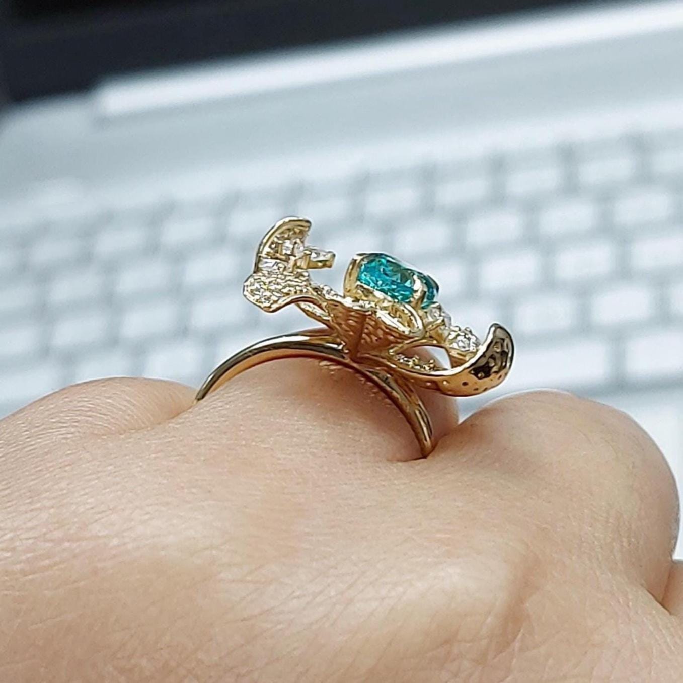 Vintage Round Paraíba Engagement Ring Art Deco Yellow Gold Leaf Flower Bridal Ring Diamond Petal Wedding Ring Wedding Season Ring