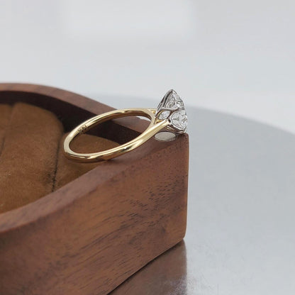 1.5 Ct IGI Certified Round Diamond Engagement Ring
