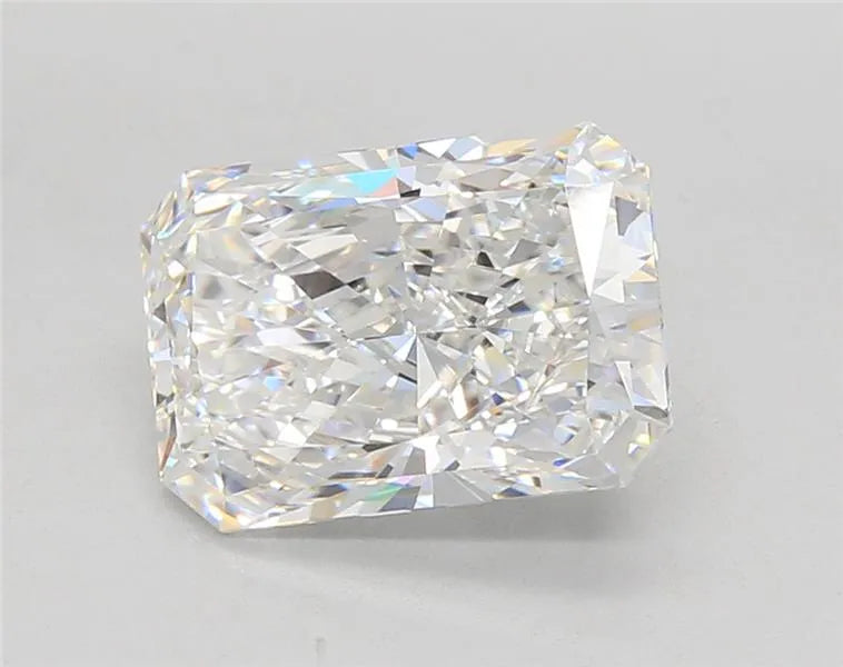 3.74ct Radiant Lab Grown Diamond (Colour D, Clarity VVS2, IGI Certified)