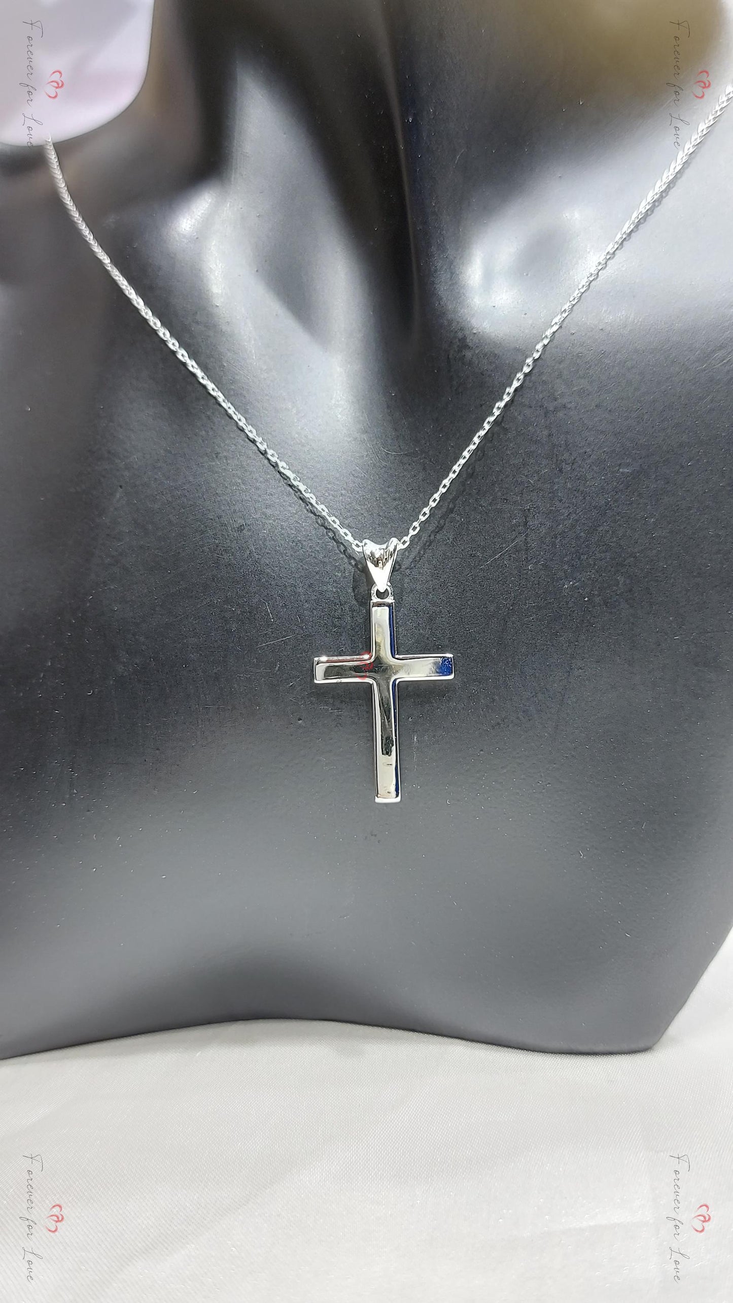 Halskette mit Kreuz aus 14 Karat Massivgold für Damen, Kreuzanhänger, Religiöser Schmuck, Anhänger mit christlichem Glauben, Kreuzgeschenk für Frauen Moissanite engagement ring in Gold or Platinum — custom handcrafted by Forever For Love