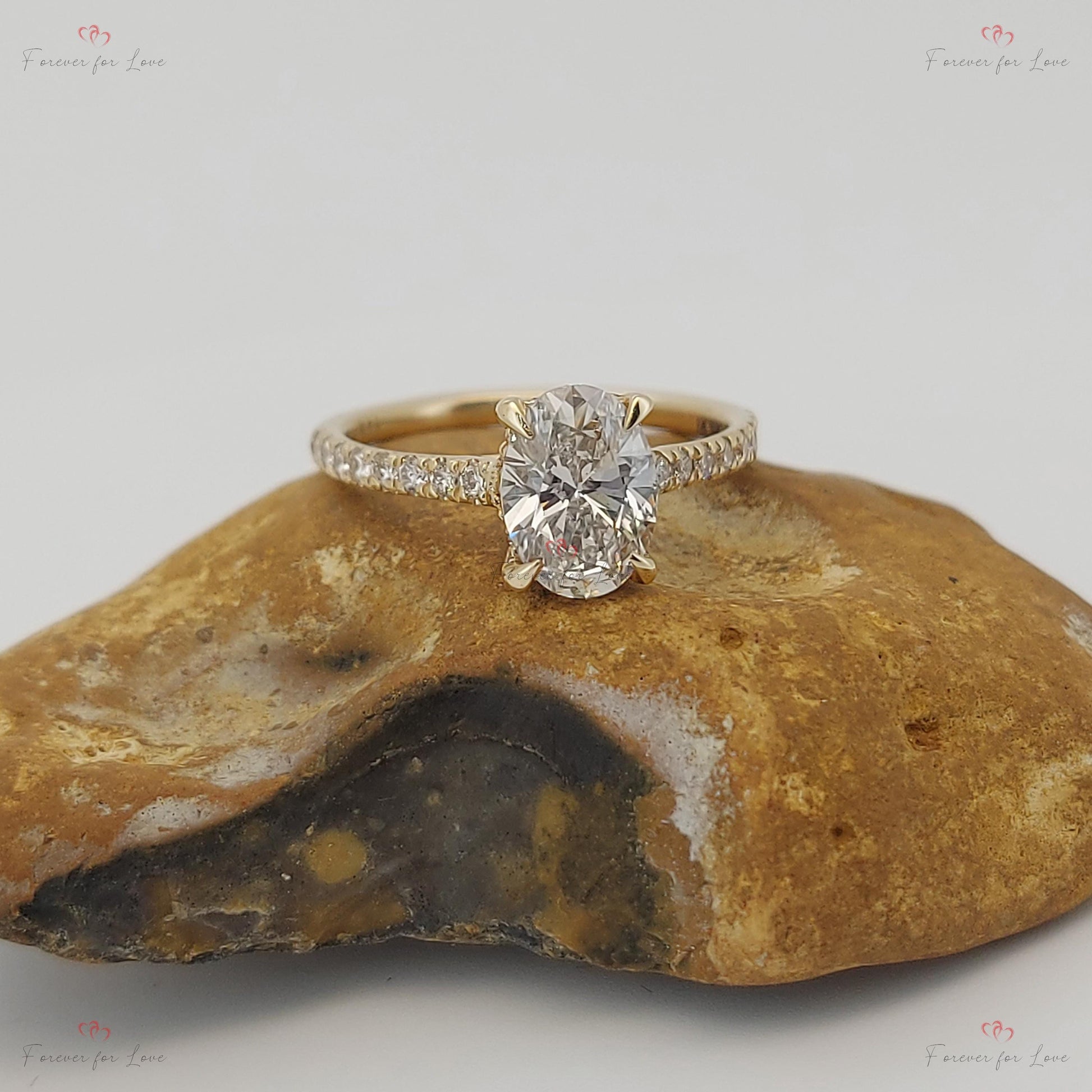 1 Ct IGI Certified Oval Diamond Engagement Ring