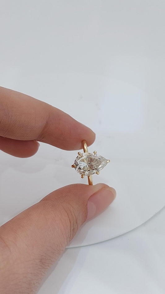 4 Ct Pear Diamond, Moissanite Halo Engagement Ring