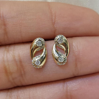 14k Moderne Gebogene Diamant-Ohrstecker, Minimale Gold-Wellen-Ohrringe, Zierliche Diamant-Ohrstecker für den Alltag, Perfektes Geschenk