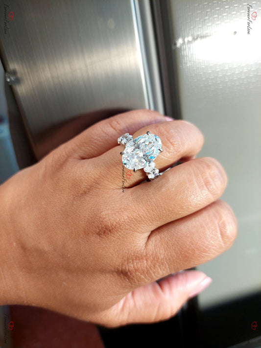 Oval Engagement Ring, 10 Ct Crushed ice Oval cut 16*10.5mm Moissanite engagement ring, diamond hidden halo Chunky oval band Gift for her.