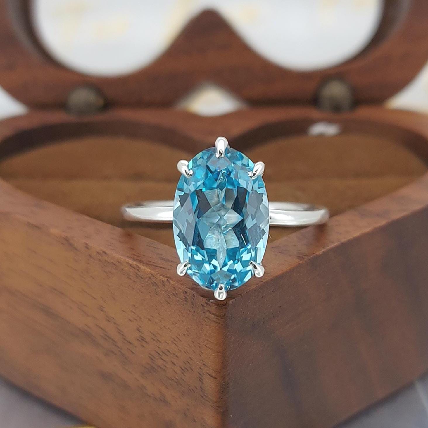 4 Ct Oval Aquamarine Solitaire Engagement Ring