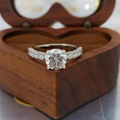 2.5 Ct Round Moissanite Engagement Ring