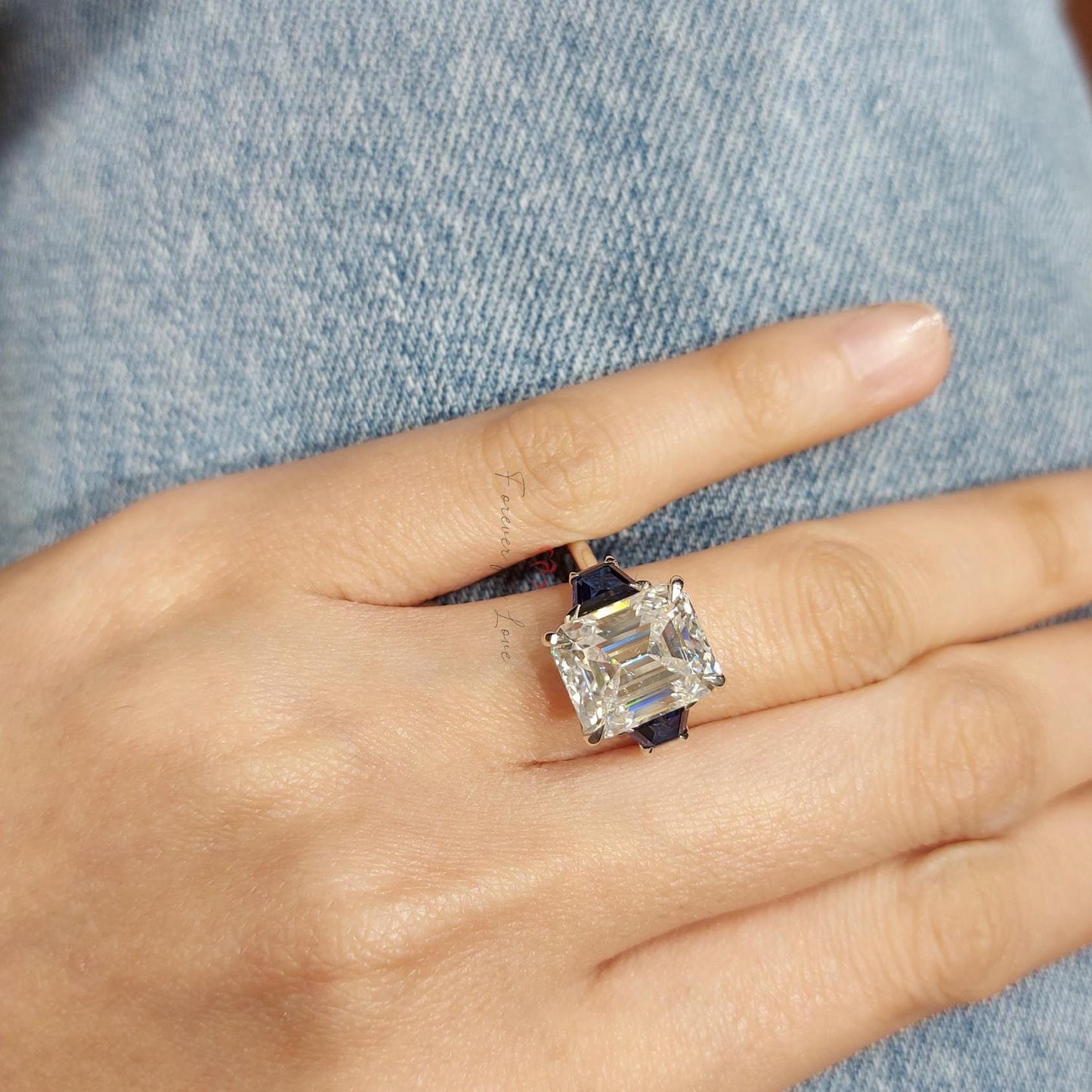 5 Karat Smaragdblauer Moissanit Saphir Dreisteinring Emerald cut Moissanite engagement ring in Gold or Platinum — custom handcrafted by Forever For Love