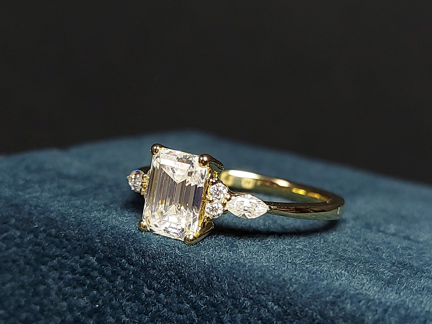 Verlobungsring mit Diamantakzenten und Moissanit im Smaragdschliff Emerald cut Moissanite engagement ring in Gold or Platinum — custom handcrafted by Forever For Love