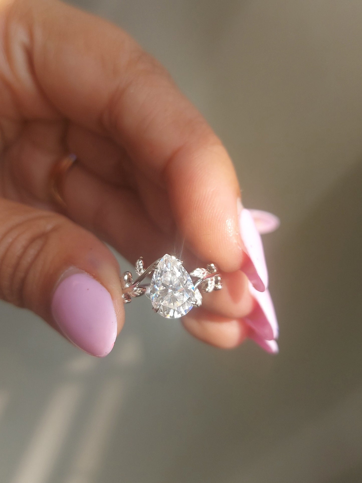 Bague de fiançailles solitaire poire moissanite Pear cut 1Ct Moissanite taille brillant engagement ring in Gold or Platinum — custom handcrafted by Forever For Love