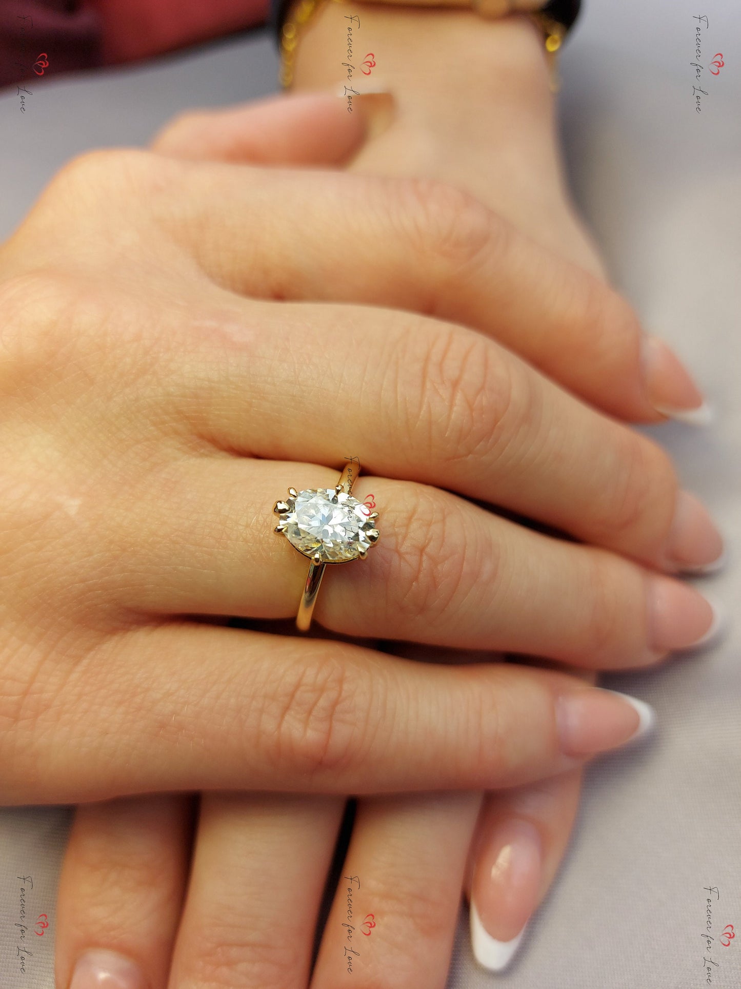 Bague de fiançailles 3 carats ovale solitaire moissanite et diamant Oval cut 1Ct Moissanite taille brillant engagement ring in Gold or Platinum — custom handcrafted by Forever For Love