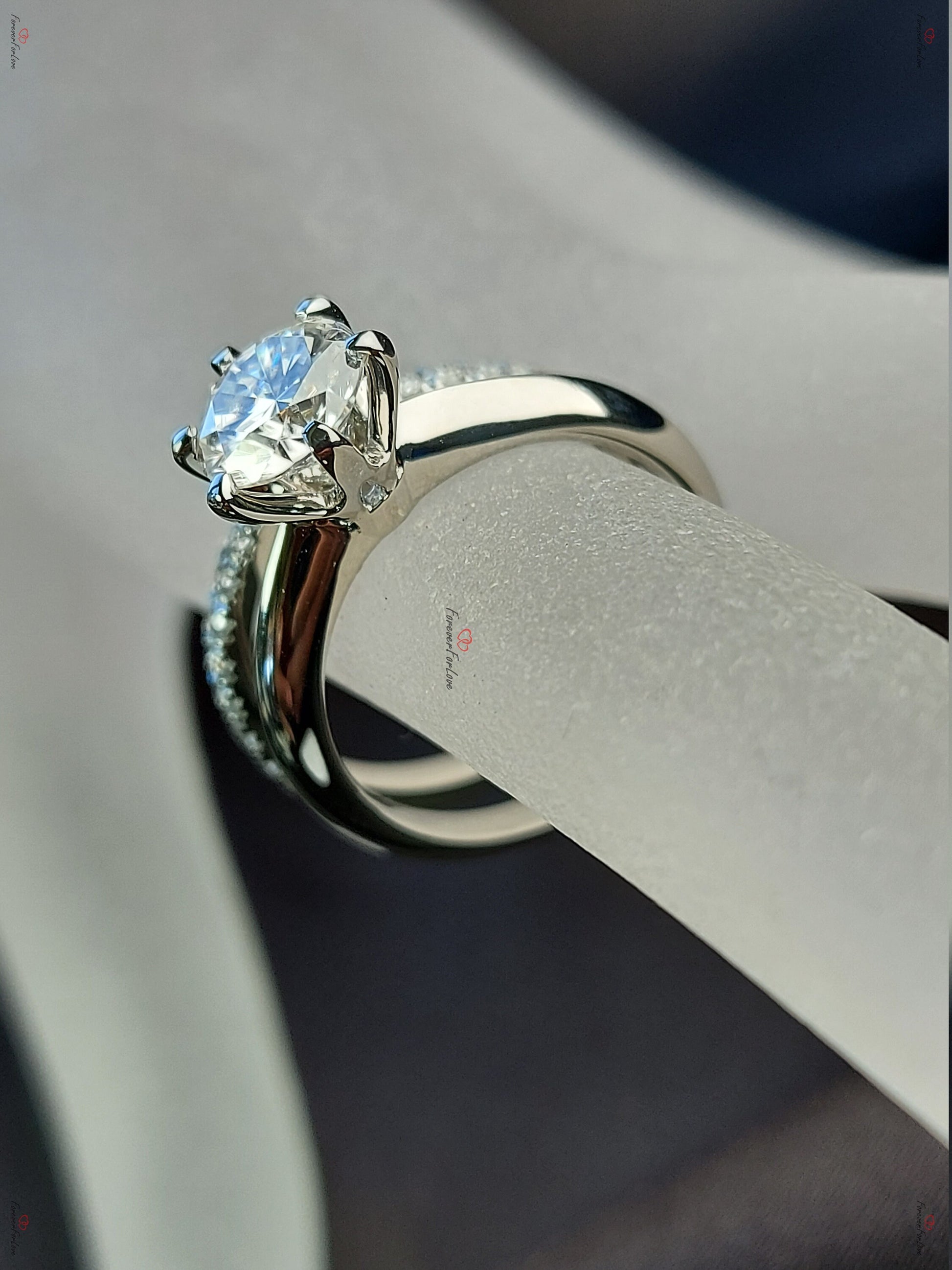 1.2 Ct IGI Certified Round Diamond Engagement Ring